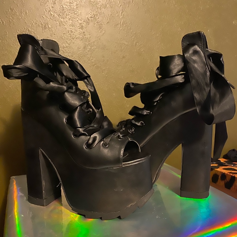 YRU Ballet Bae Platforms